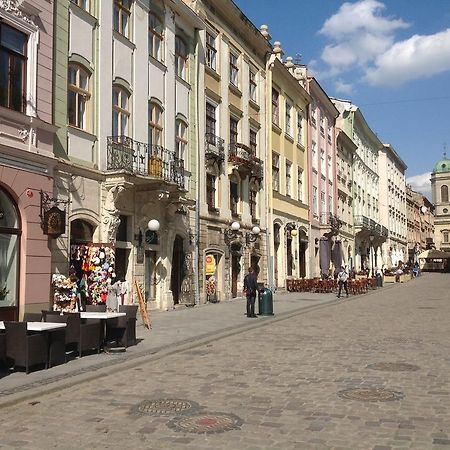Apartments On Plocsha Rynok 40 Lviv Buitenkant foto